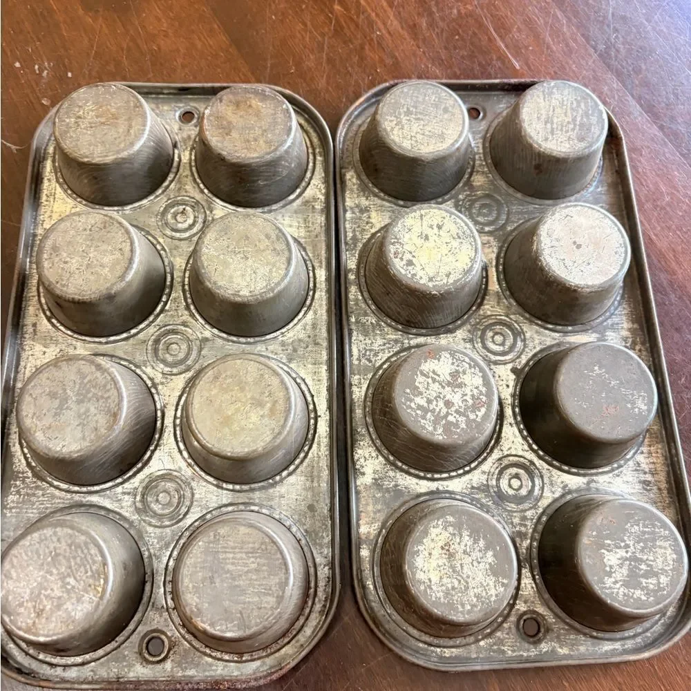 2 Vintage 8 Cup mini Muffin Tins